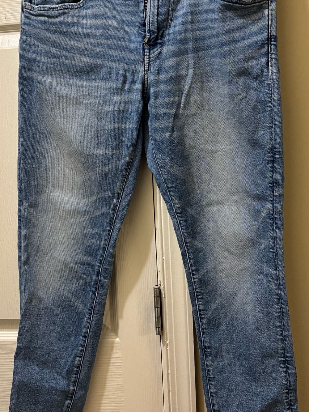American Eagle AirFlex+ Men’s Slim Tapered Mid Rise Medium Wash Blue Jeans